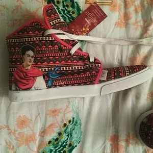 Frida kahlo tennis shoes